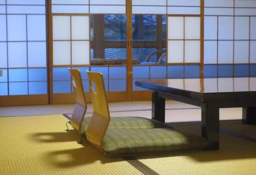 バス共有のスタンダードルーム, K S House Ito Onsen  Historical Ryokan Hostel