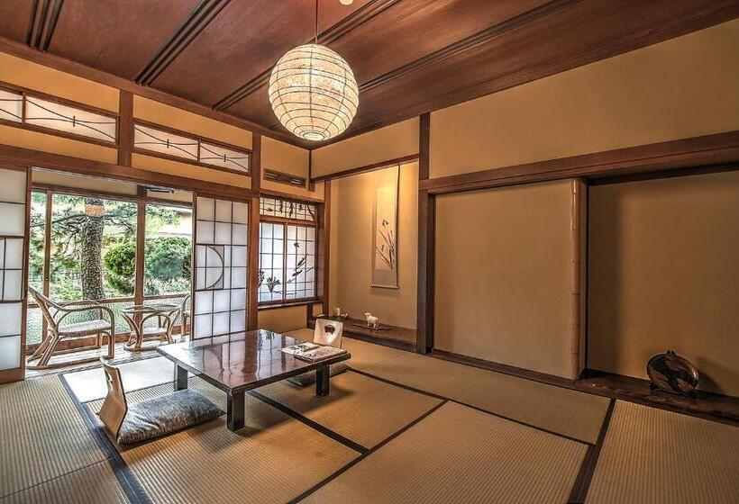Семейный Номер Совместный Санузел, K S House Ito Onsen  Historical Ryokan Hostel