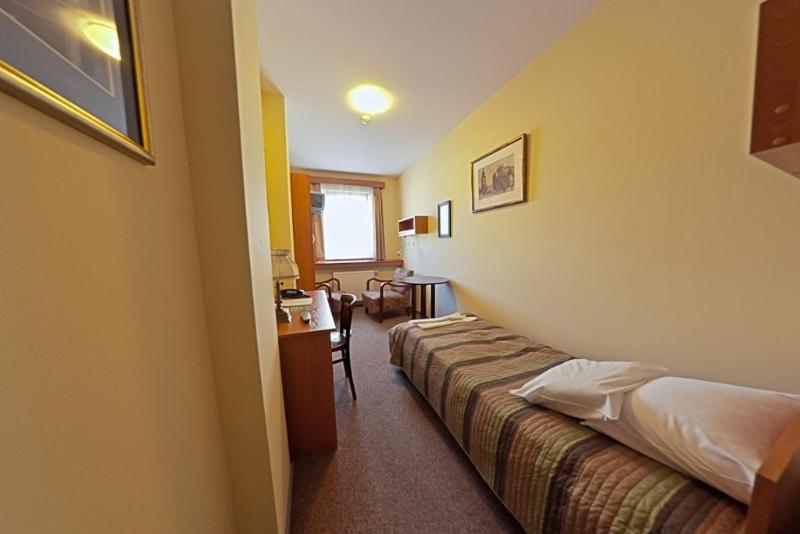 اتاق استاندارد یک نفره, Alef