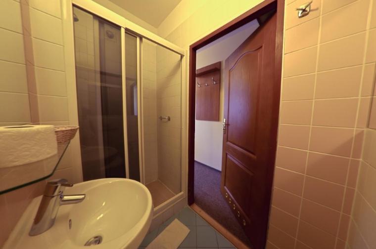 اتاق استاندارد, Alef