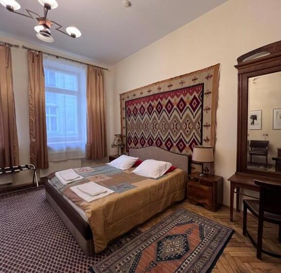 اتاق لوکس, Alef