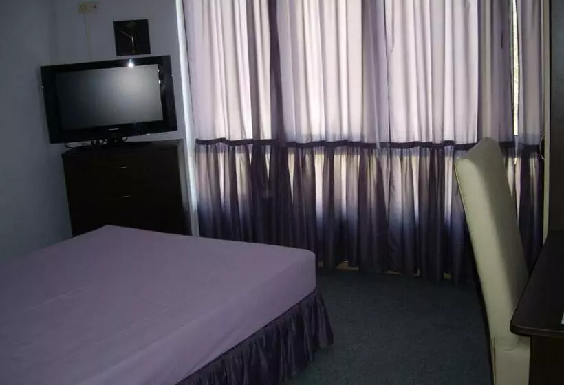 ジュニアスイート, Family Hotel Avramov