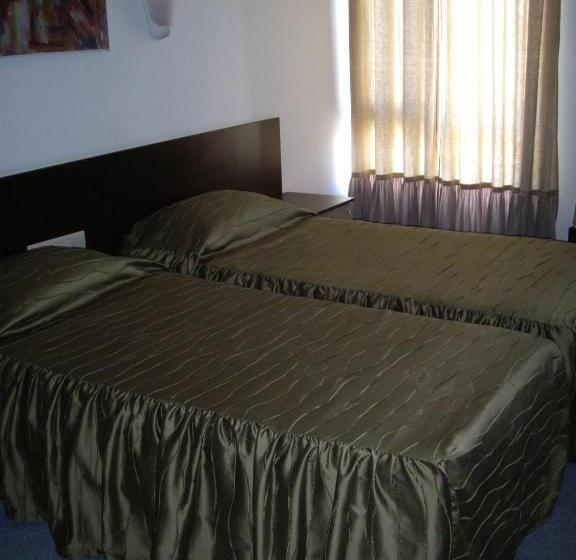 اتاق لوکس, Family Hotel Avramov