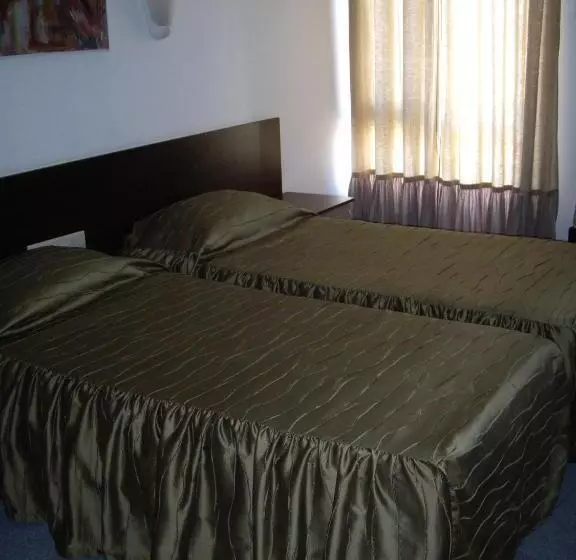 デラックスルーム, Family Hotel Avramov