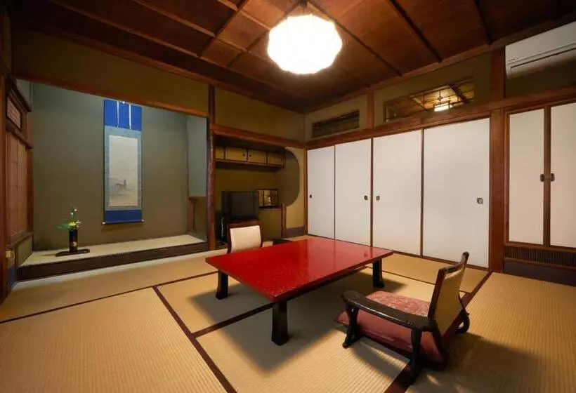 スタンダード4人部屋, Charoku Bekkan