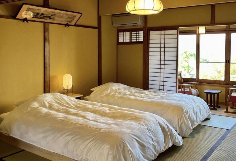 Номер Стандарт Вид на Море, Charoku Bekkan