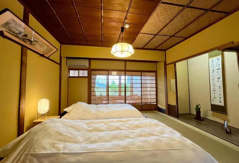 Номер Стандарт Вид на Море, Charoku Bekkan