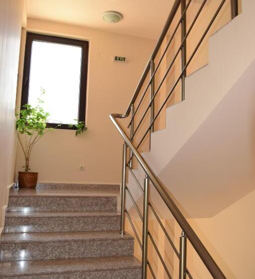 جناح جونيور, City Blagoevgrad Family