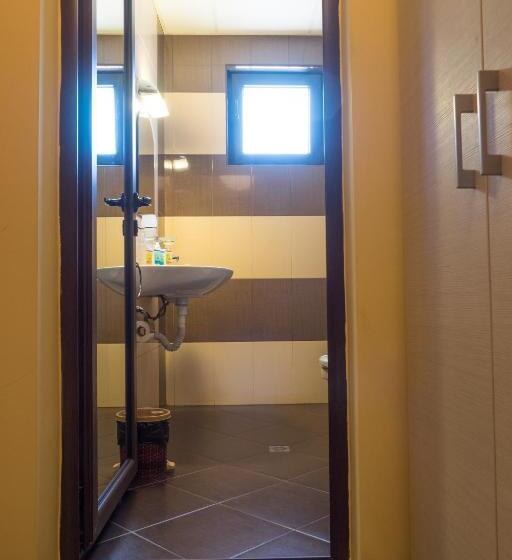 جناح جونيور مطل على المدينة, City Blagoevgrad Family