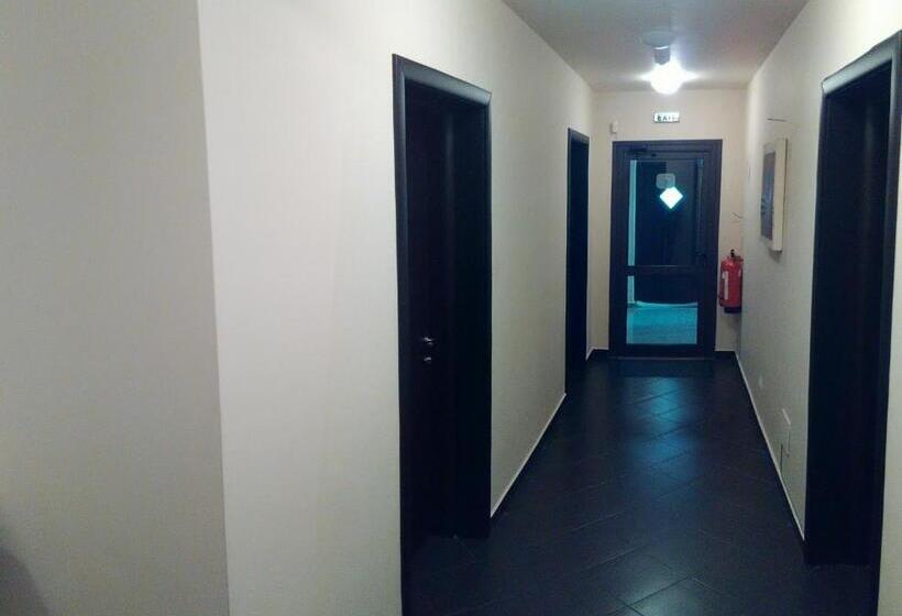 غرفة قياسية مطلة على المدينة, City Blagoevgrad Family