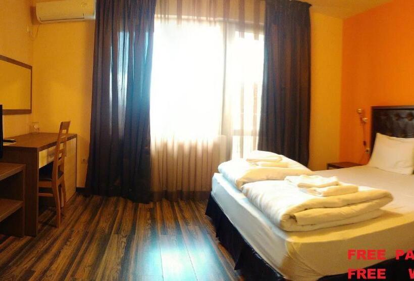 غرفة قياسية مطلة على المدينة, City Blagoevgrad Family