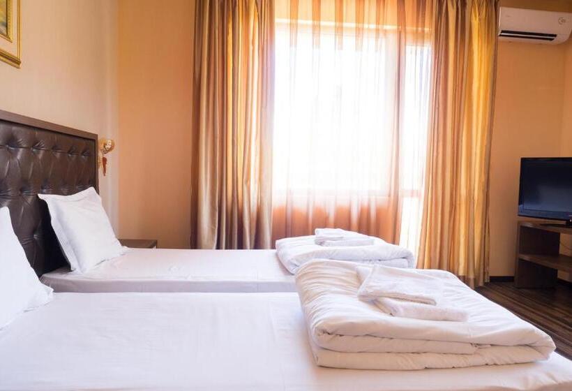 غرفة قياسية مطلة على المدينة, City Blagoevgrad Family