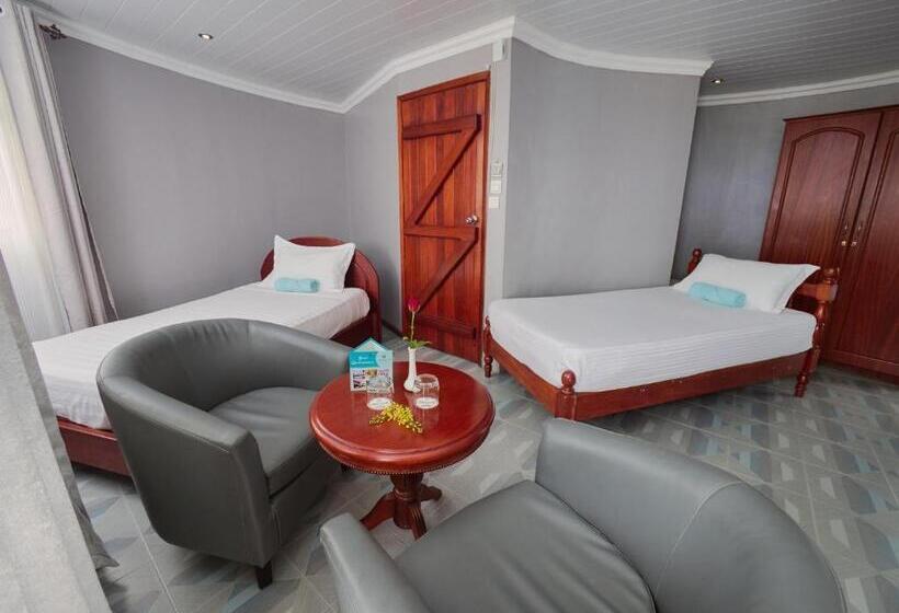 اتاق استاندارد سه نفره, Gold Beach Resort