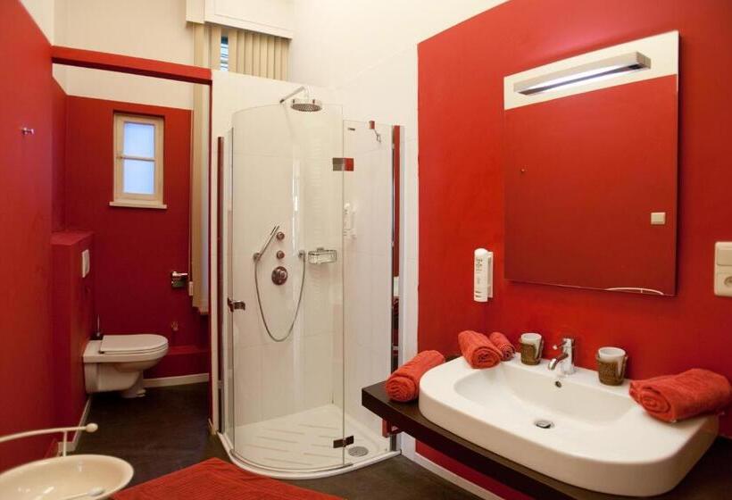 Номер Deluxe, Orion