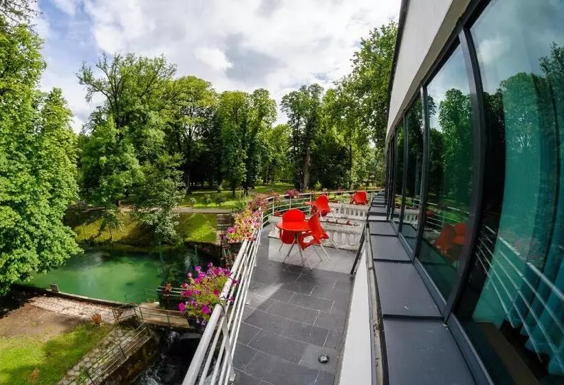 اتاق استاندارد یک تخته با بالکن, Paviljon