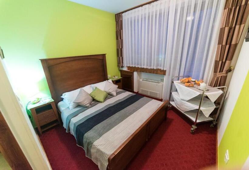 اتاق استاندارد با بالکن, Paviljon