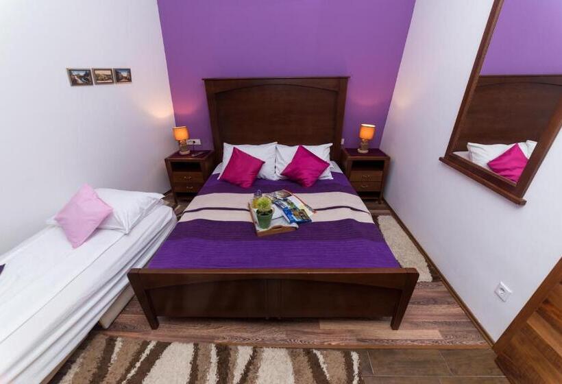 اتاق استاندارد سه نفره, Paviljon