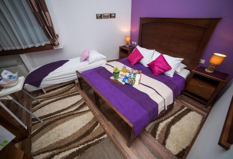 اتاق استاندارد سه نفره, Paviljon