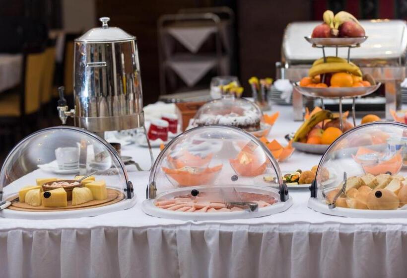 اتاق استاندارد سه نفره, Paviljon