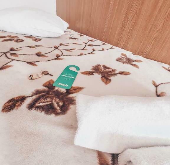 اتاق استاندارد سه نفره, Pervaža