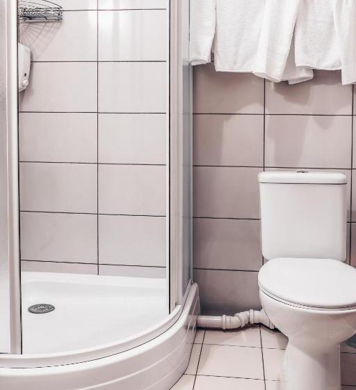 اتاق استاندارد چهار تخته, Pervaža