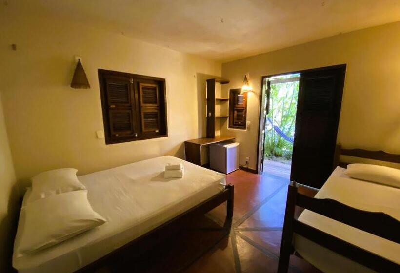 Standaard Driepersoonskamer, Pousada Mahi