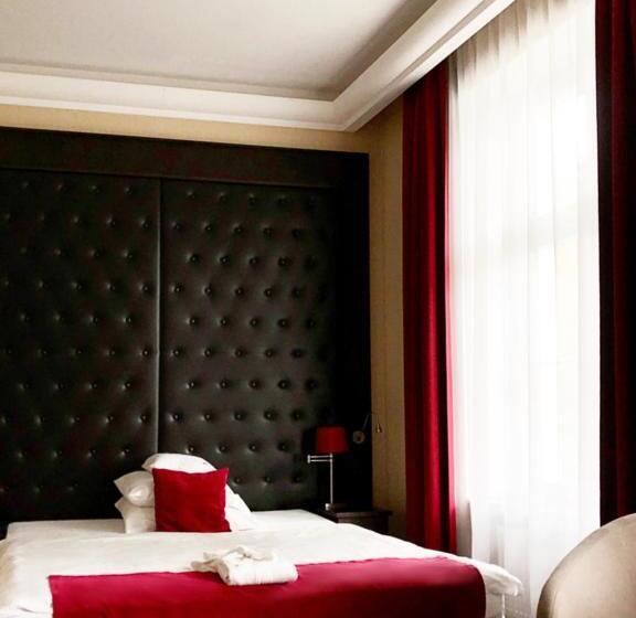 豪华房间, Red Baron Hotel & Restaurant