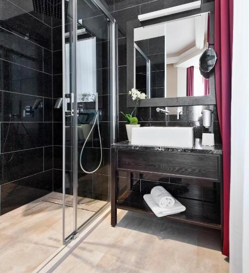 חדר פרמיום, Red Baron Hotel & Restaurant