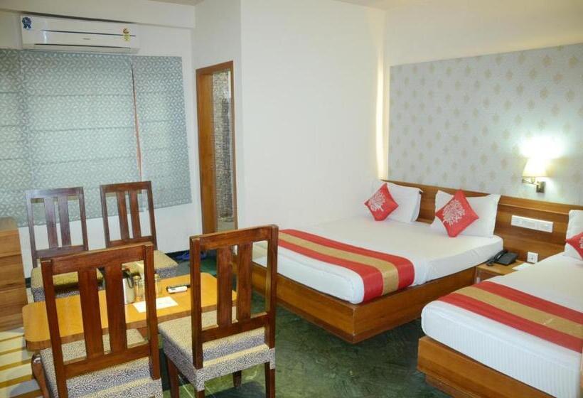 חדר משפחתי, Shalimar Palace