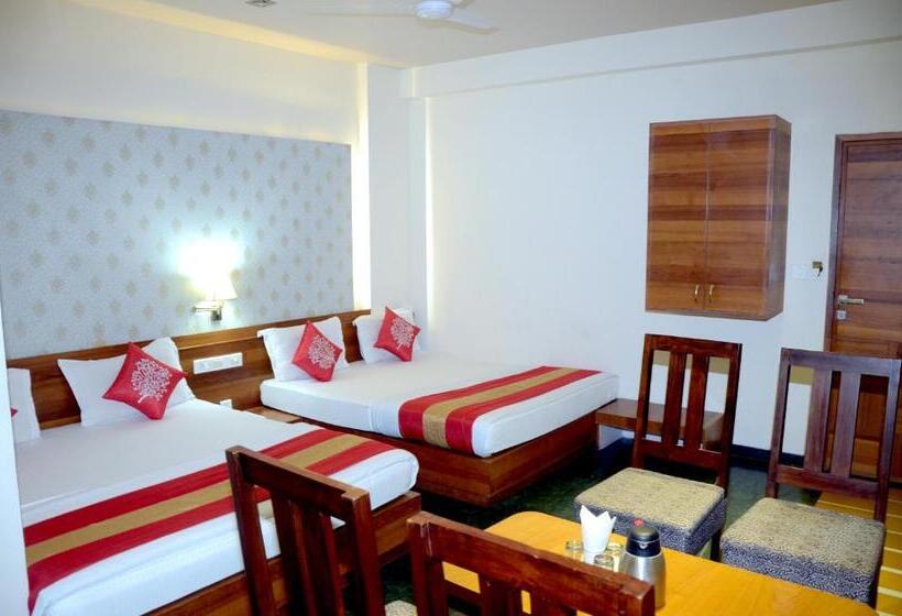 חדר משפחתי, Shalimar Palace