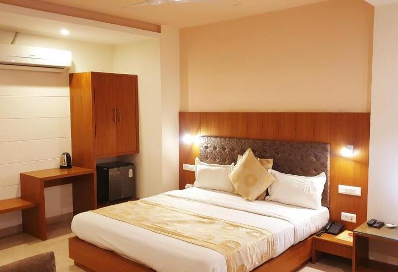 סוויטה, Shalimar Palace