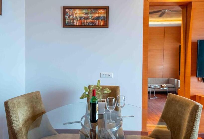 جناح كلوب, The Fern Surya Resort Kasauli Hills, Dharampur