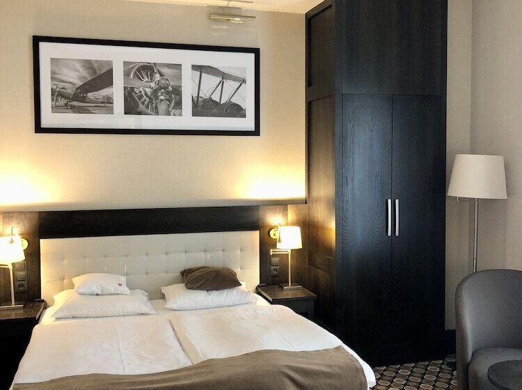 חדר פרמיום, Red Baron Hotel & Restaurant