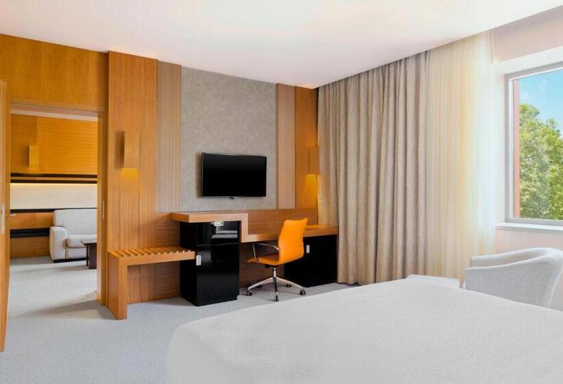 经典套房, Four Points By Sheraton Kecskemét Hotel és Konferenciaközpont