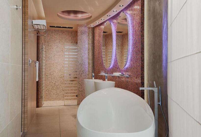 阁楼套房, Four Points By Sheraton Kecskemét Hotel és Konferenciaközpont