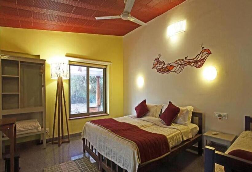 高级大房间, Jungle Hut