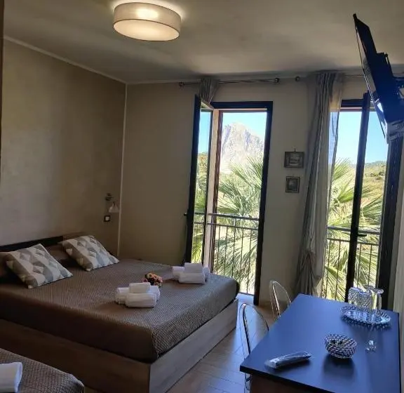 デラックストリプルルーム, Raggi Di Sole
