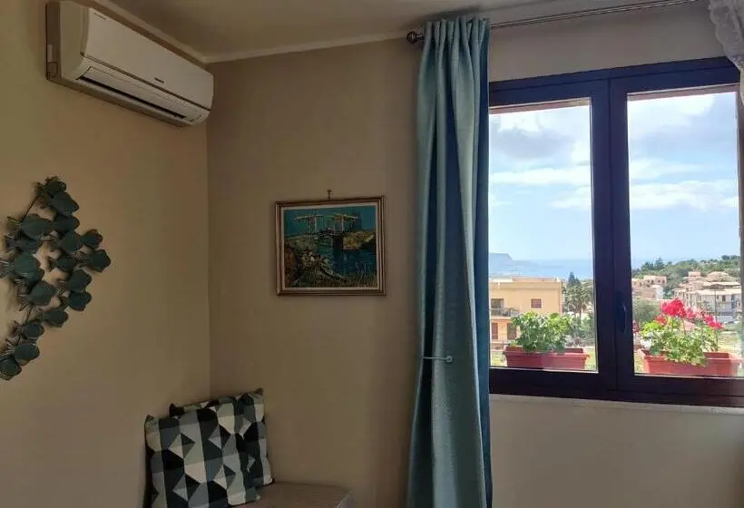 デラックストリプルルーム, Raggi Di Sole
