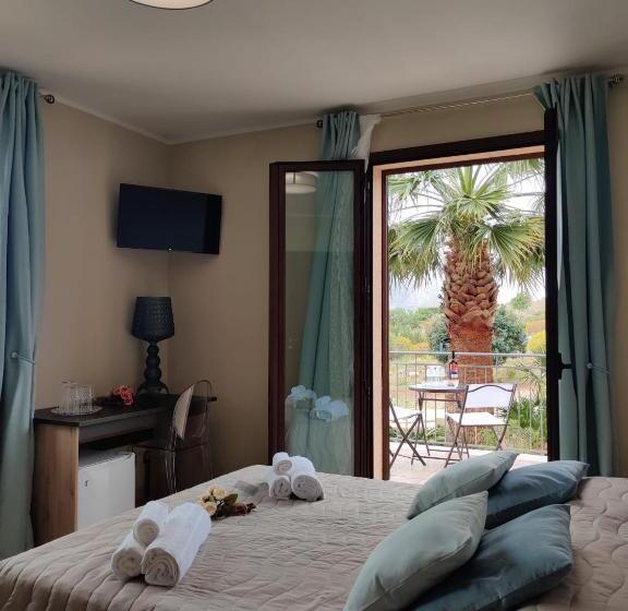 豪华三人间, Raggi Di Sole