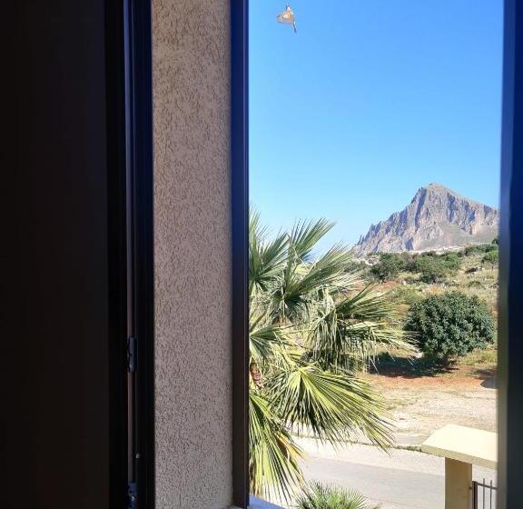 اتاق ساده سه‌ نفره, Raggi Di Sole