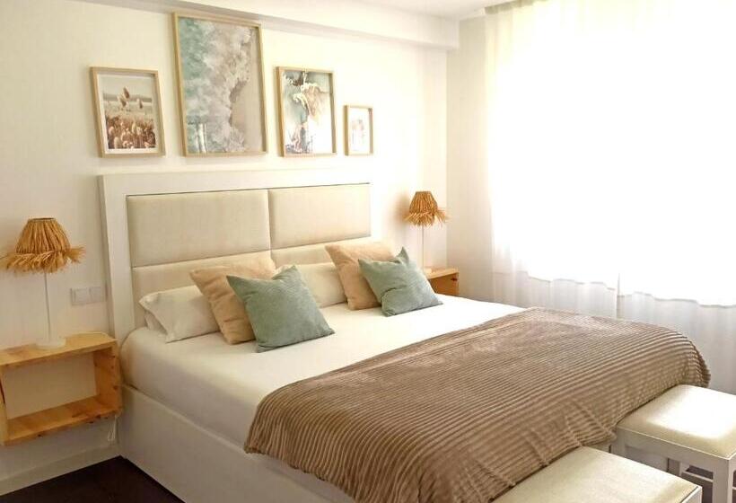 발코니가 있는 스위트, Supertubos House Peniche