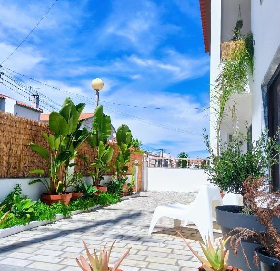 발코니가 있는 스위트, Supertubos House Peniche