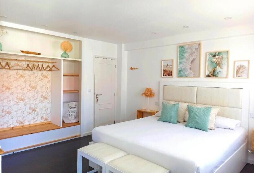 جناح مزوَّد بشرفة, Supertubos House Peniche