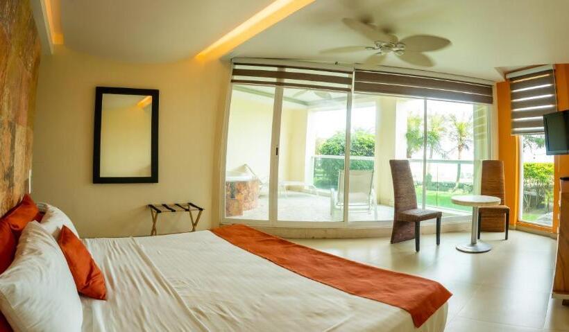 스위트 킹사이즈 침대, Artisan Family Hotels And Resort Collection Playa Esmeralda