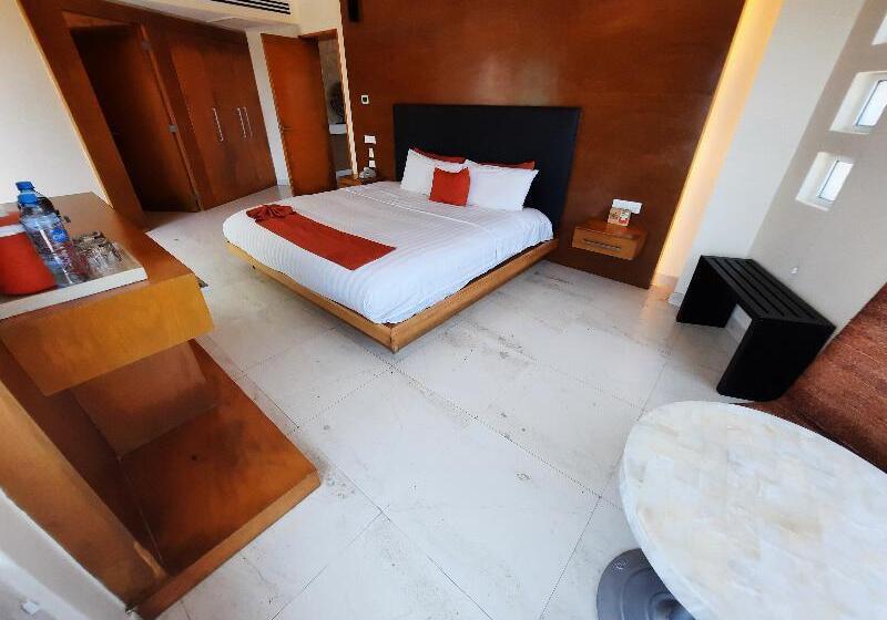 스위트 킹사이즈 침대, Artisan Family Hotels And Resort Collection Playa Esmeralda