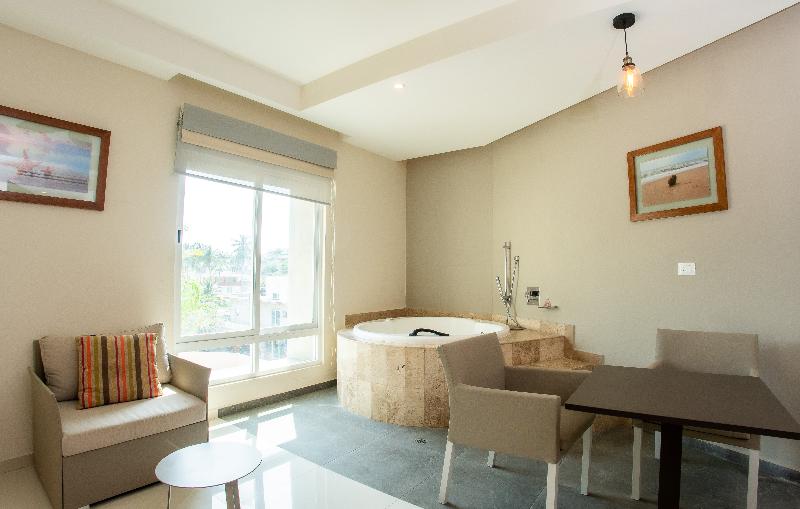 스위트 킹사이즈 침대, Artisan Family Hotels And Resort Collection Playa Esmeralda