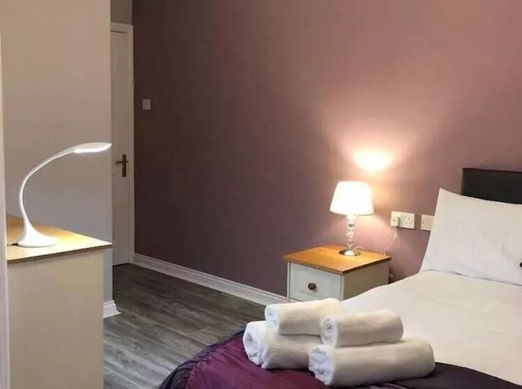 اتاق استاندارد سه نفره, Amber Hill Guesthouse