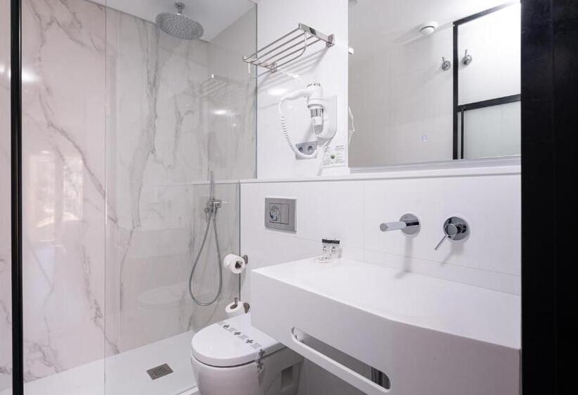 اتاق استاندارد یک نفره, La Milagrosa