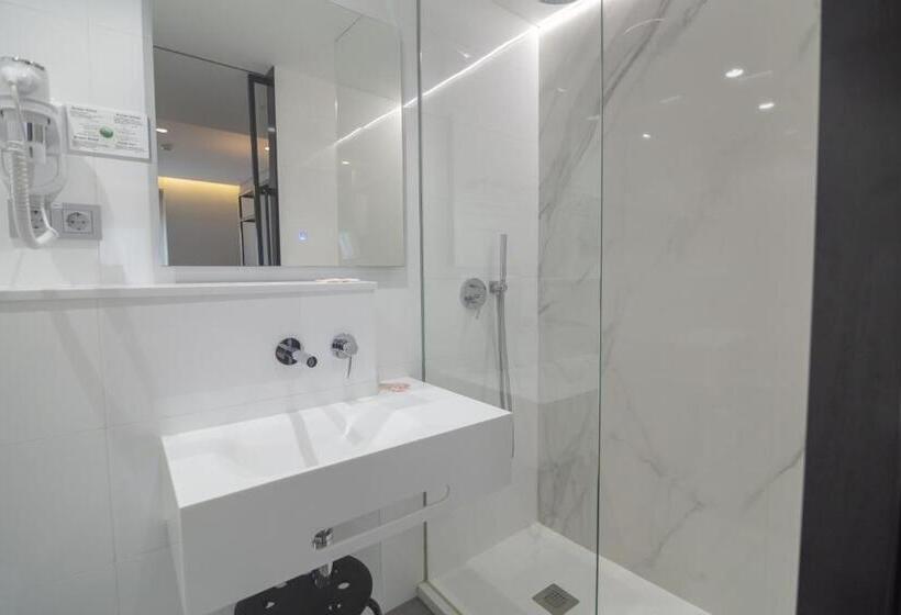 اتاق استاندارد, La Milagrosa