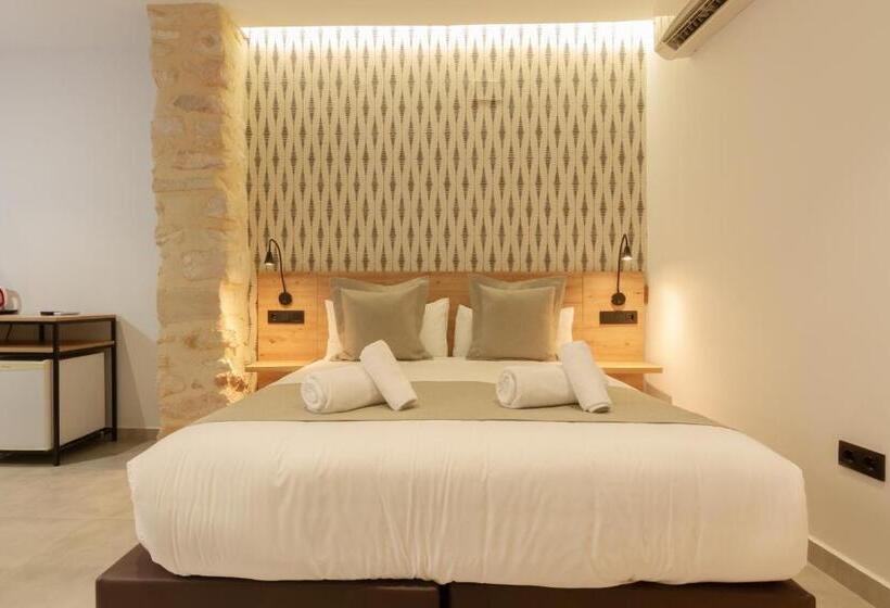 اتاق استاندارد سه نفره, La Milagrosa